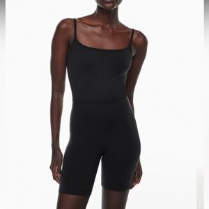 NWT Wilfred Freestyle 7” Romper